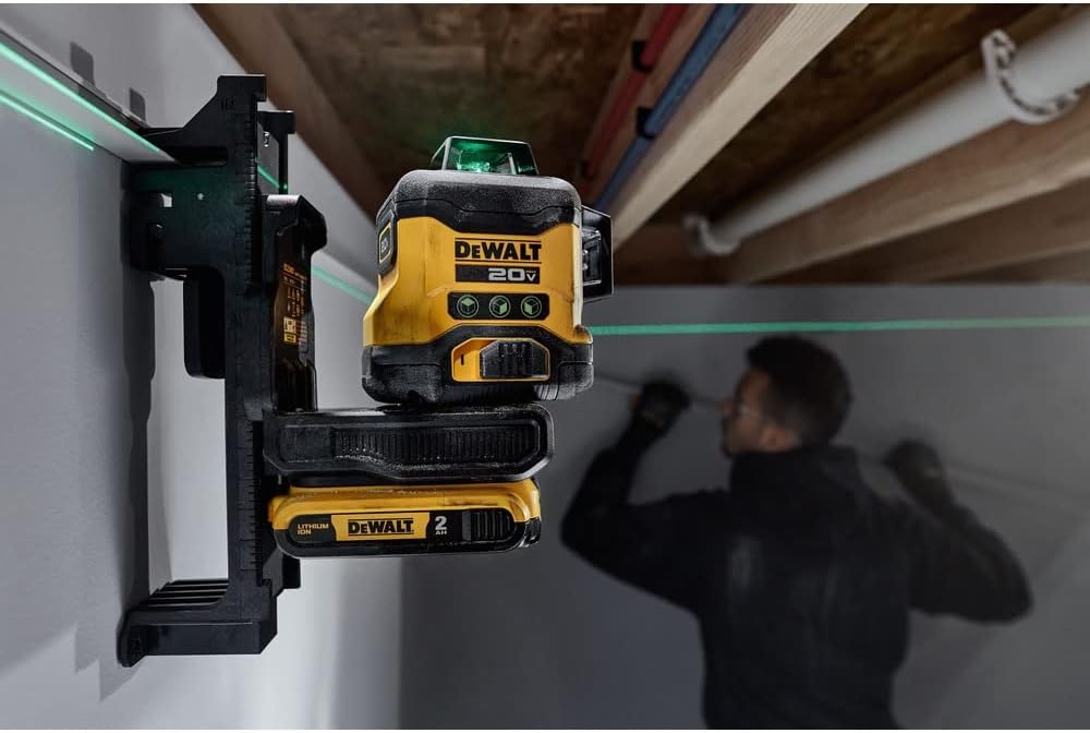 DEWALT 20V MAX Laser Level Kit, Cross Line Laser, 3x360, Green (DCLE34031D1)