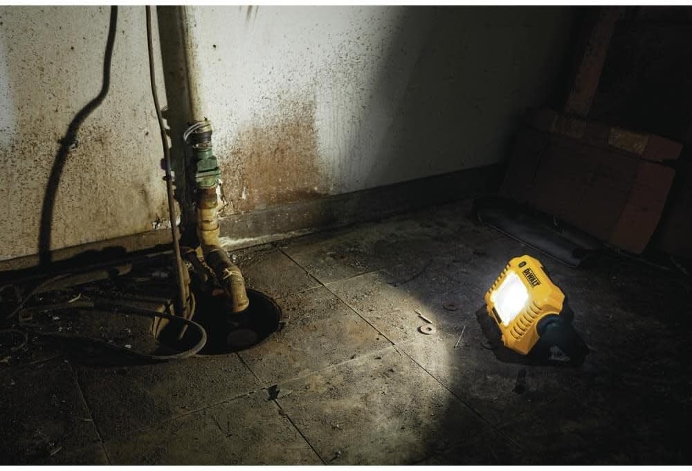 DEWALT (DCL077B) 12V/20V MAX LED Work Light, Compact Task Light with Rotating Handle (Tool Only)