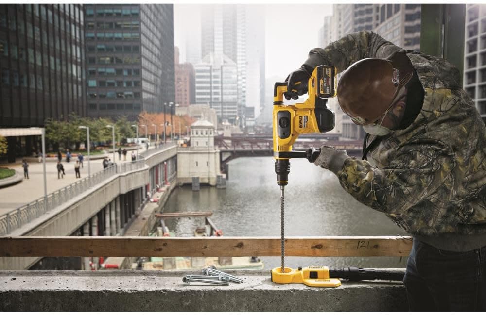 DEWALT Unisex Realtree Xtra Camouflage Heated Hoodie, X-Large, Camouflage - DCHJ074D1