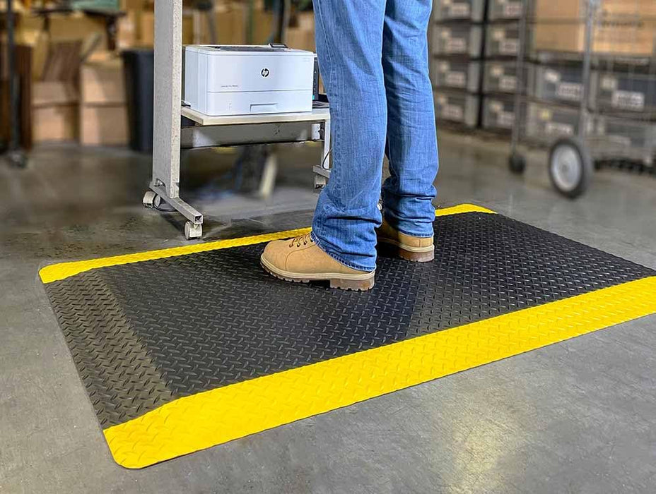 Wearwell Diamond-Plate SpongeCote UltraSoft Mat Anti-Fatigue Workstation Mat. 3' W x 5' L x 15/16" Thickness. Nitricell Sponge. Pre-Beveled Edge.