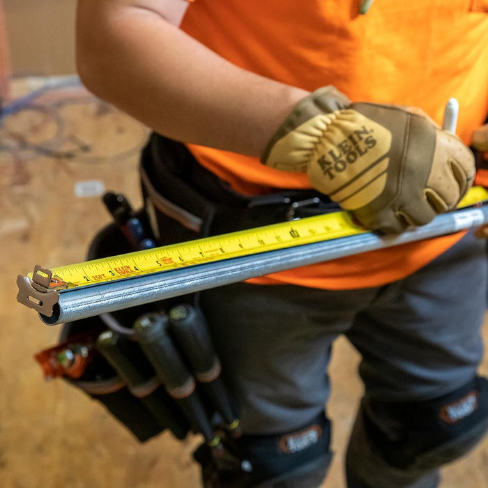 Klein Tools (9375) Tape Measure, Heavy-Duty Measuring Tape with 7.5 m Metric Double-Hook Double-Sided Nylon Reinforced Blade, Metal Belt Clip