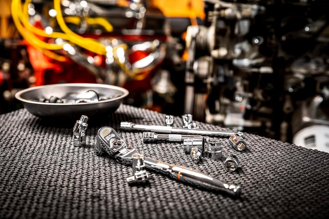 GEARWRENCH 81390 15 Piece 1/4" Drive 120XP Locking Flex Head Ratchet and 6 Point Metric Stubby Socket Mechanics Tool Set