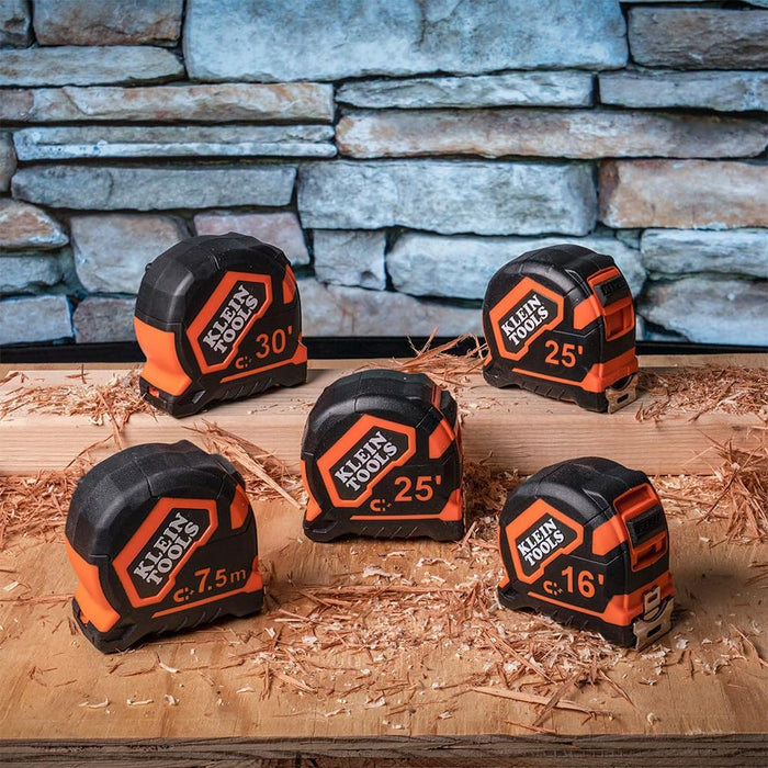 Klein Tools (9375) Tape Measure, Heavy-Duty Measuring Tape with 7.5 m Metric Double-Hook Double-Sided Nylon Reinforced Blade, Metal Belt Clip