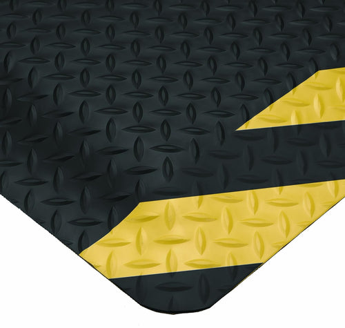 Wearwell Diamond-Plate SpongeCote UltraSoft Mat, 2' Width x 75' Length x 15/16" Thickness, Black/Chevron
