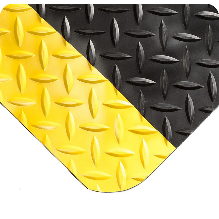 Wearwell Diamond-Plate SpongeCote UltraSoft Mat, 10' Length x 5' Width x 15/16" Thick, Black/Yellow