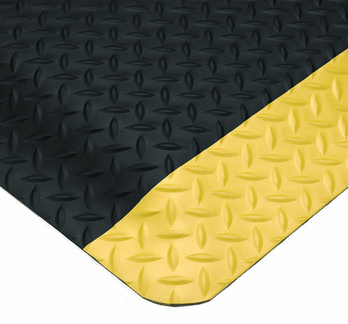 Wearwell Diamond-Plate SpongeCote UltraSoft Mat, 3' Width x 10' Length x 15/16"Thickness, Black/Yellow