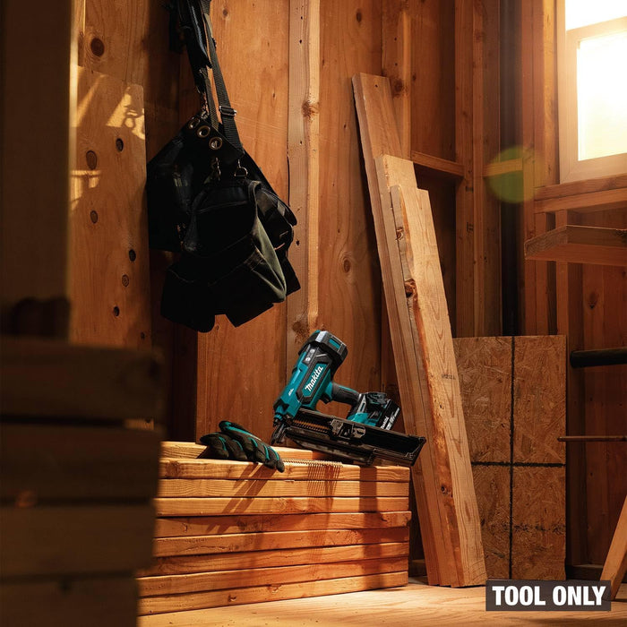 Makita XNB03Z 18V LXT Lithium-Ion Cordless 21º Full Round Head 3-1/2" Framing Nailer (Bare Tool)
