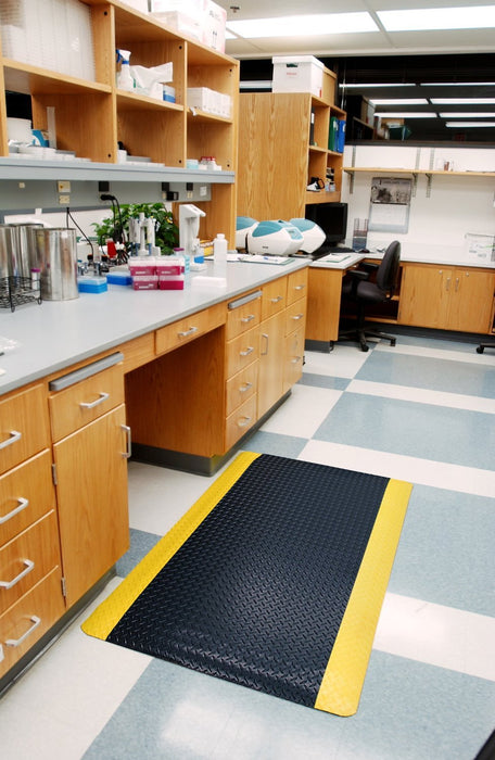 Wearwell Diamond-Plate SpongeCote UltraSoft Mat, 3' Width x 75' Length x 15/16" Thickness, Black/Yellow