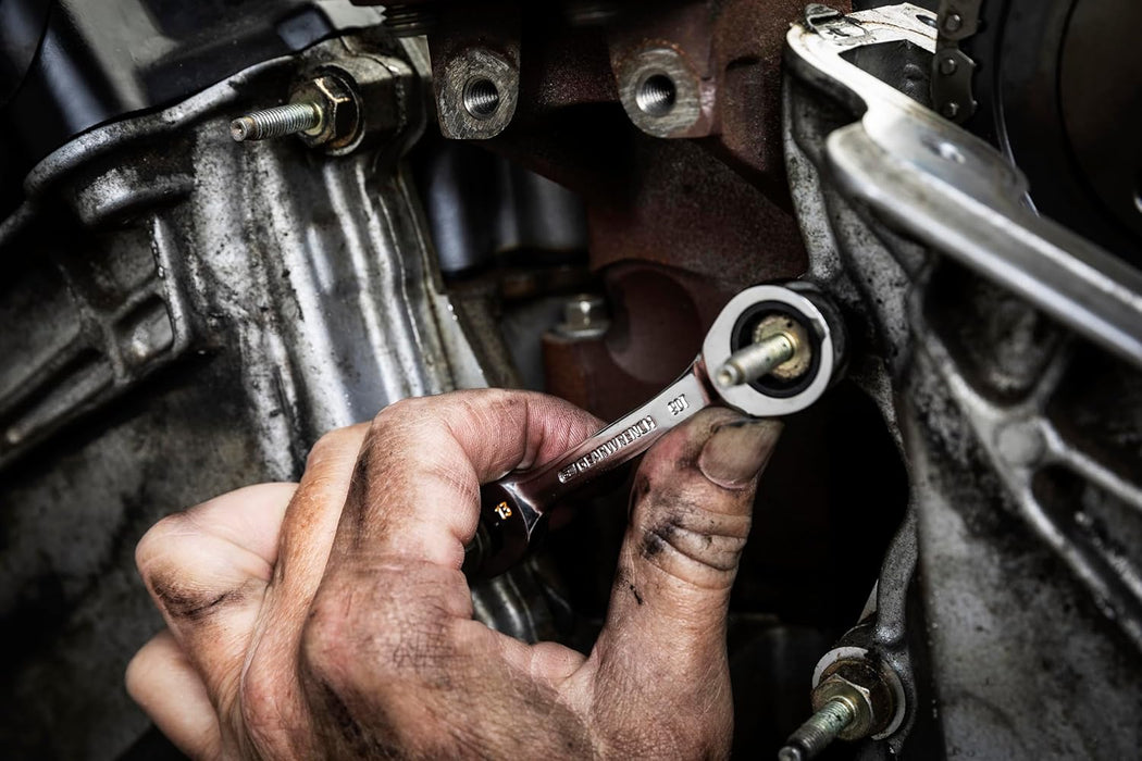 GEARWRENCH 18mm 90-Tooth 12 Point Stubby Combination Ratcheting Wrench | 86848