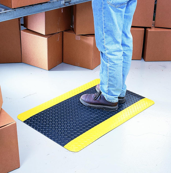 Wearwell Diamond-Plate SpongeCote UltraSoft Mat Anti-Fatigue Workstation Mat. 3' W x 5' L x 15/16" Thickness. Nitricell Sponge. Pre-Beveled Edge.