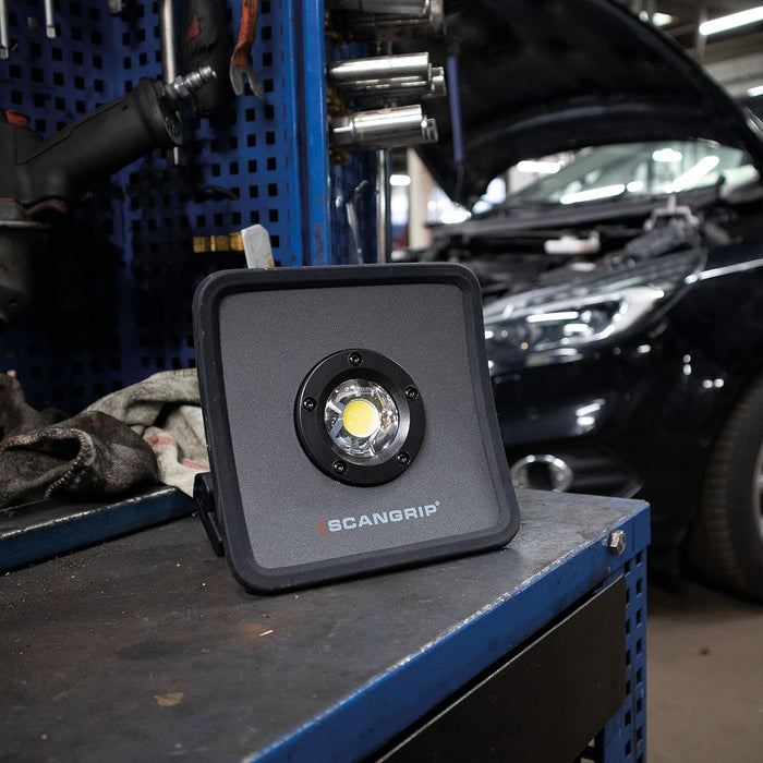 Scangrip 03.5456US NOVA R, Compact Rechargeable 2000 Lumen Floodlight