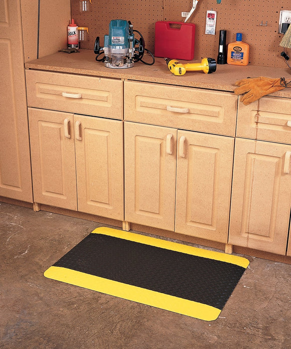 Wearwell Diamond-Plate SpongeCote UltraSoft Mat, 3' Width x 20' Length x 15/16" Thickness, Black/Yellow