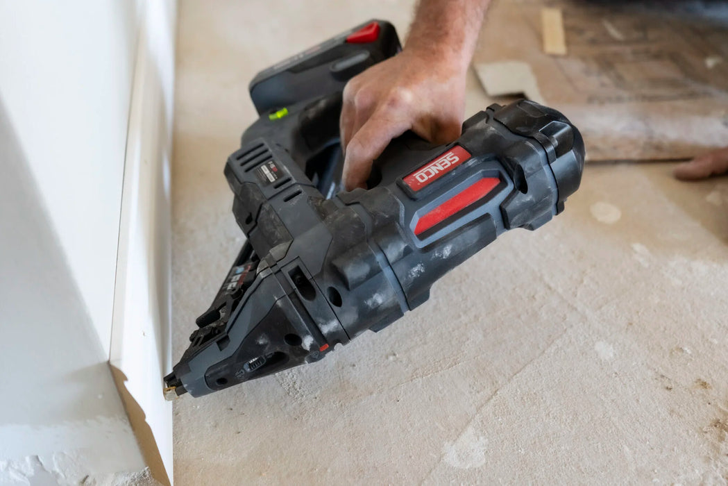 Senco Fusion F-15XP 18V Lithium-Ion 2-1/2 in. Cordless 15 ga. Finish Nailer (1.5 Ah)