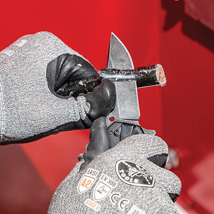 Klein Tools 44228 Electrician's Pocket Knife with Stainless Steel Blade, Perfect for Splitting Cable, Stripping Wire and Everyday Tasks