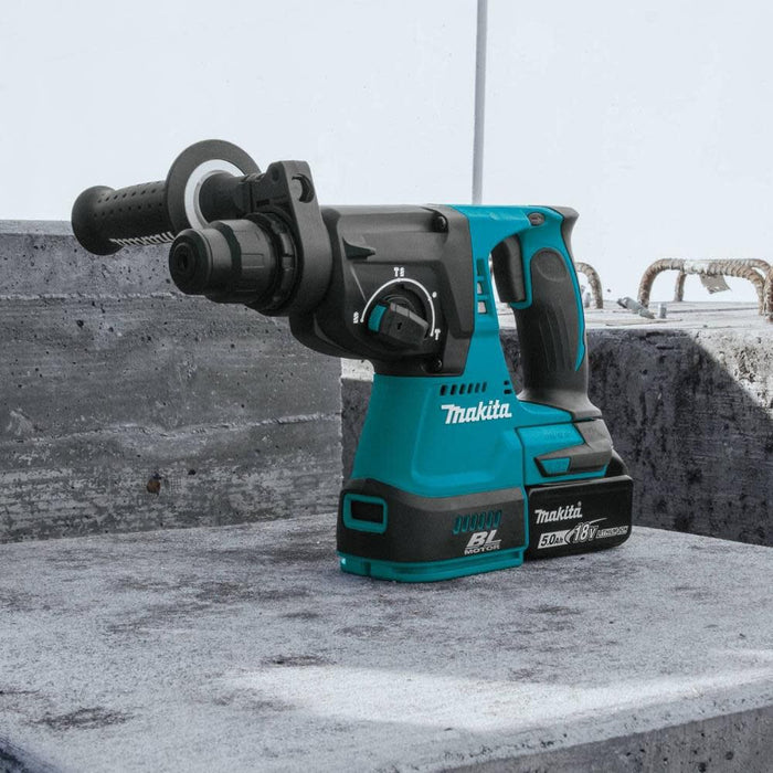 Makita XRH01T 18V LXT Brushless 1" SDS-PLUS Rotary Hammer Kit, var. spd., rev., case (5.0Ah) & FREE Makita BL1850B