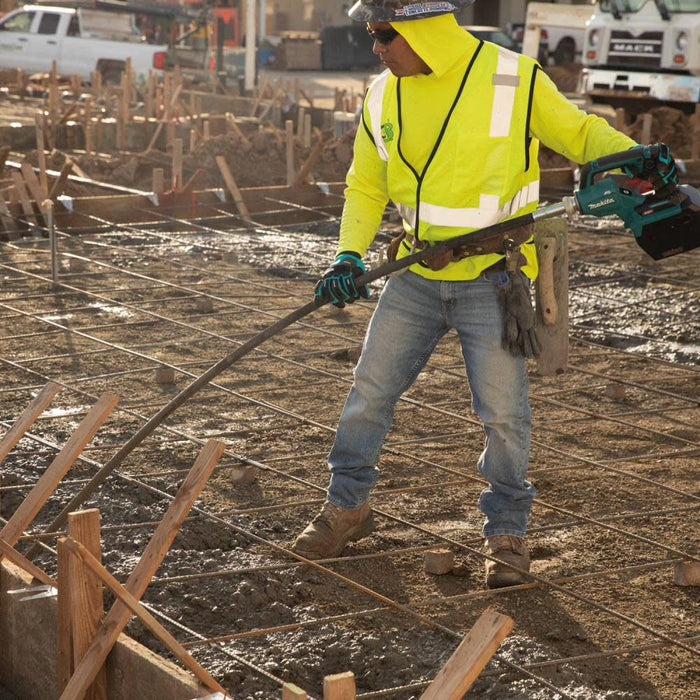 Makita (GRV02L1) 40V MAX XGT 8ft Concrete Vibrator 8Ah Kit