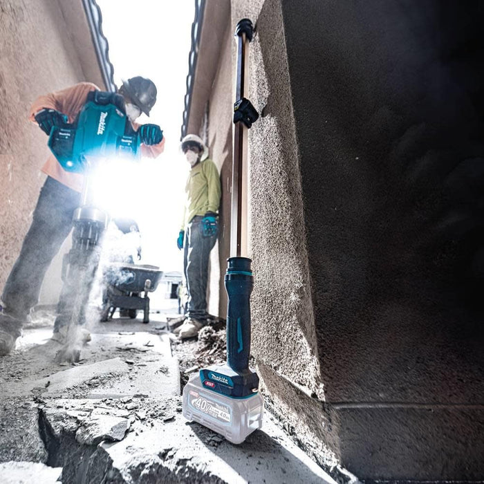 MAKITA (ML012G) 40V max XGT Cordless L.E.D. Underhood Work Light, Light Only