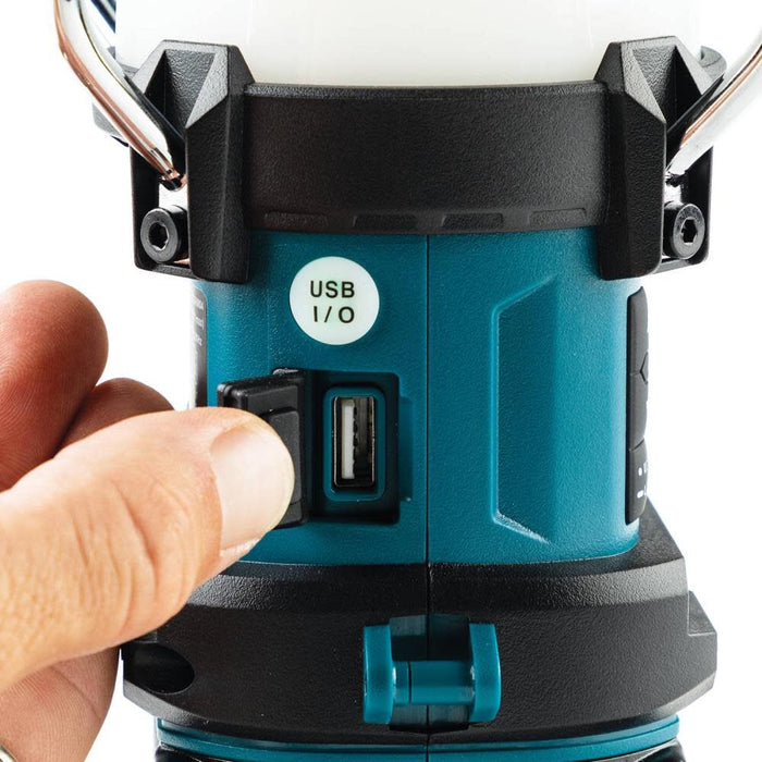 Makita (GRM04) 40V max XGT Cordless Lantern with Radio, Tool Only