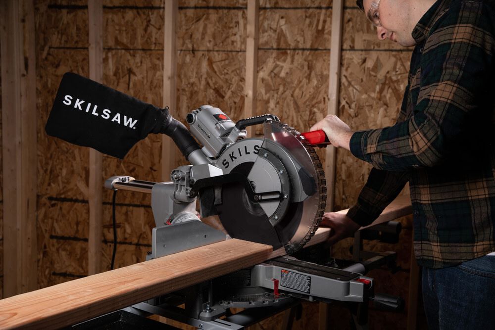 SKIL 12 In. Worm Drive Dual Bevel Sliding Miter Saw with Diablo Blade