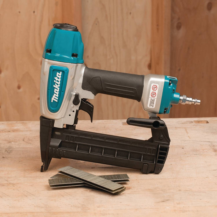 Makita 1/4" Narrow Crown Stapler, 18 Ga., case