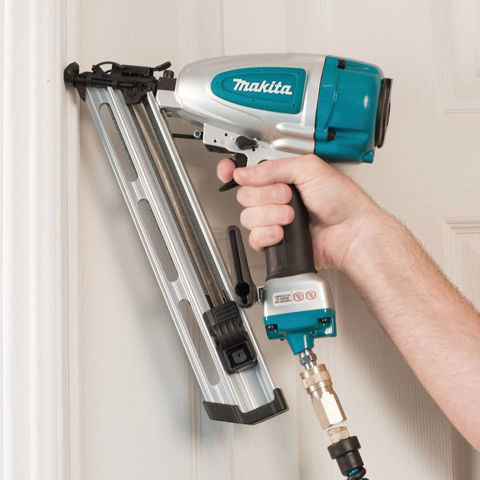 Makita AF635 - 2-1/2" Angled Finish Nailer, 34⁰, 15 Ga., case
