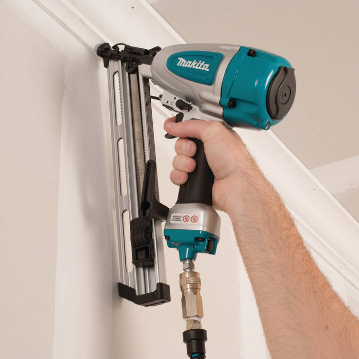 Makita AF635 - 2-1/2" Angled Finish Nailer, 34⁰, 15 Ga., case
