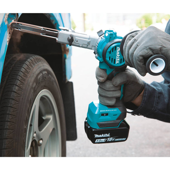 Makita (XSB01TJ) 18V LXT Lithium-Ion Brushless Cordless 3/8" x 21" Detail Belt Sander Kit (5.0Ah)
