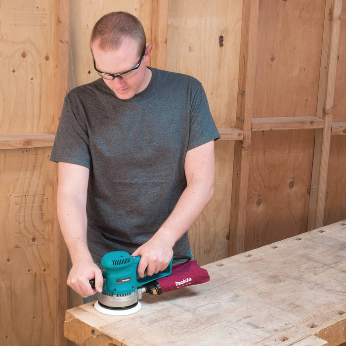 Makita 6" Random Orbit Sander, 2.7 AMP, 4,000-10,000 OPM (D-handle)