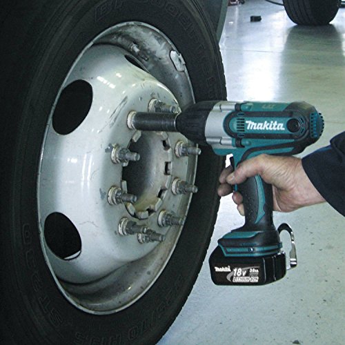 Makita 18V LXT Lithium-Ion Cordless 1/2" Sq. Drive Impact Wrench Kit (3.0Ah)