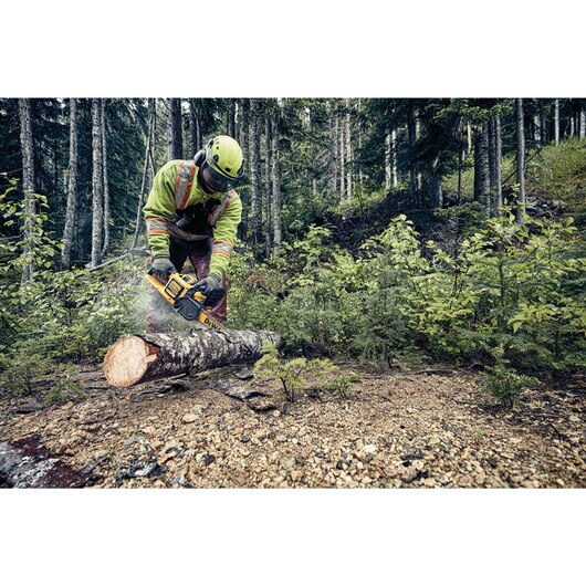 DeWALT DCCS670B 60V FlexVolt Brushless Cordless Chainsaw