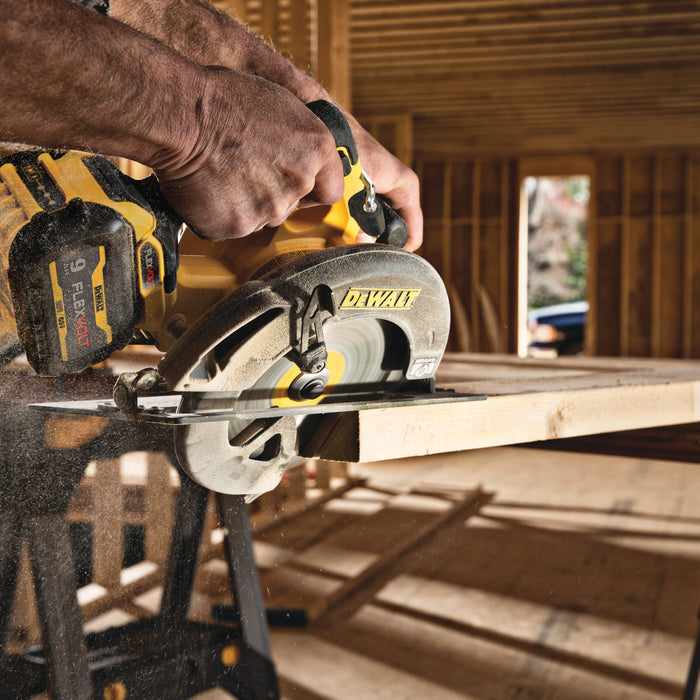DeWALT (DCS578B) 60V MAX 7-1/4 In. Brushless Circular Saw (Bare Tool)