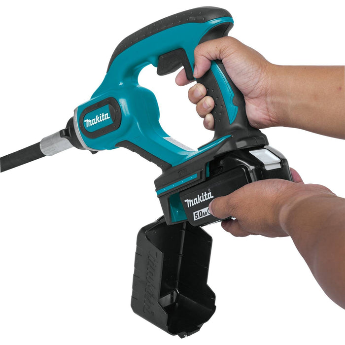 Makita (XRV01T) 18V LXT Lithium-Ion Cordless 4' Concrete Vibrator Kit, case (5.0Ah)