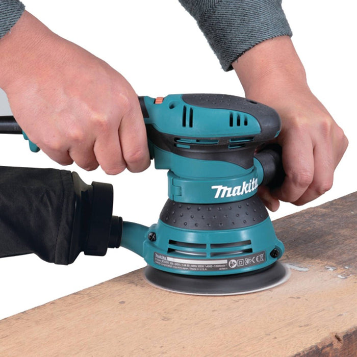 Makita 5” Random Orbit Sander, 3 AMP, 4,000-12,000 OPM, var. spd., case